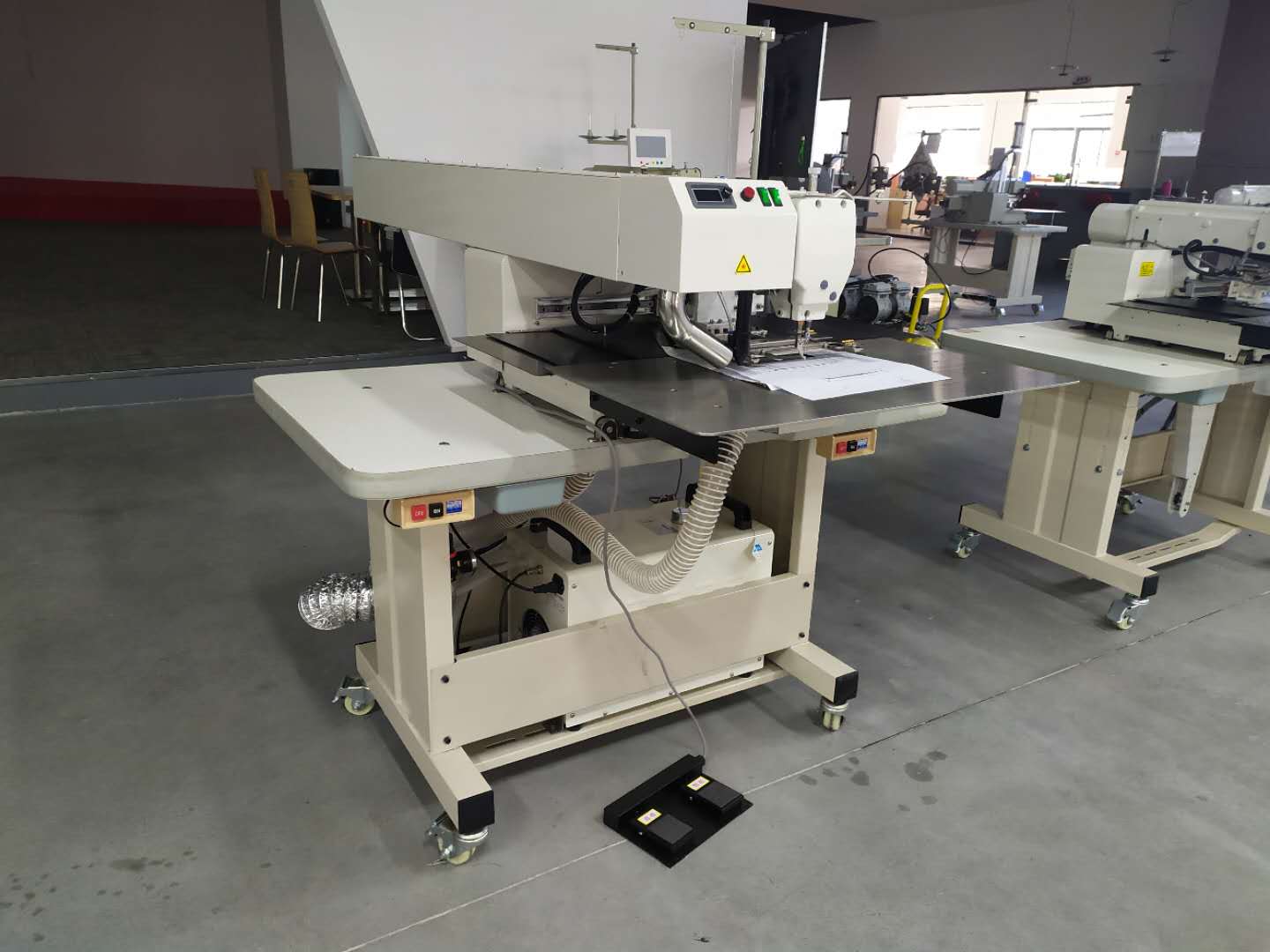Automatic Laser Open Clothes   - Industrial Laser Fabric Cutting Machine 评论和价格