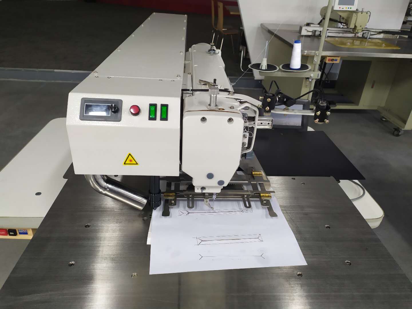 Automatic Laser Open Clothes   - Industrial Laser Fabric Cutting Machine 评论和价格
