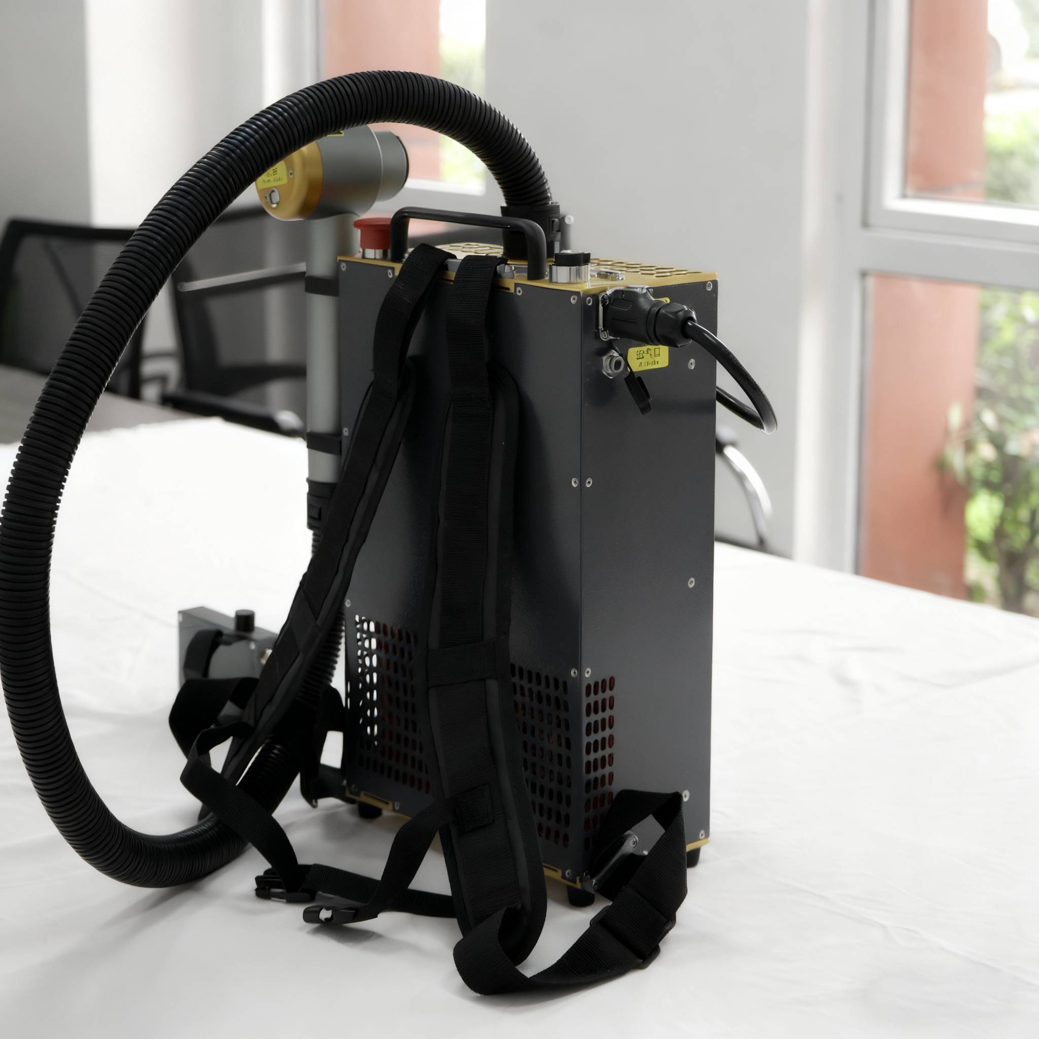 300W Backpack JPT Pulse Fiber  - Industrial Laser Rust Removal Machine 评论和价格